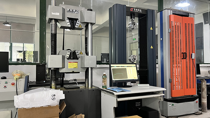 萬能試驗機,、壓力試驗機等安裝調(diào)試完成